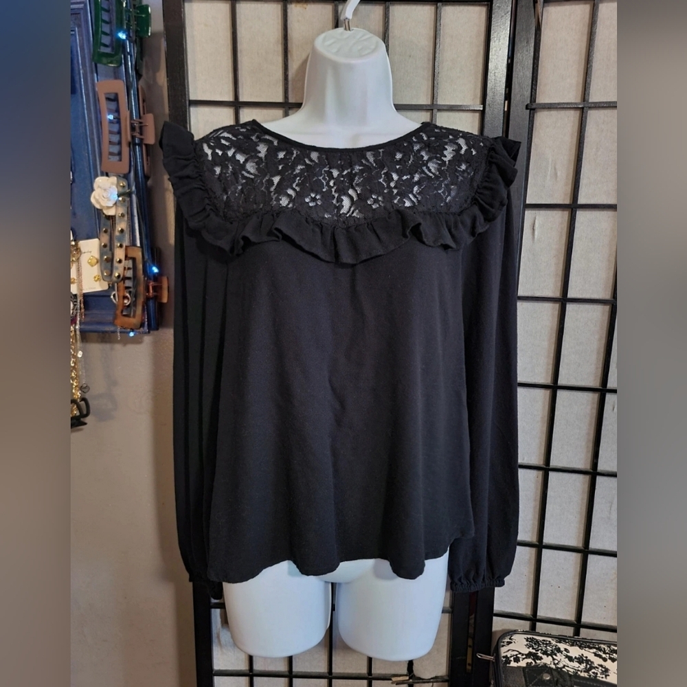 Wild Pearl Black and Lace Blouse sz M